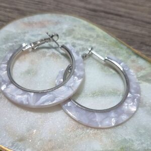 ♡ 3/$16 ♡ Elegant Silver and Gray Hoop Earrings
